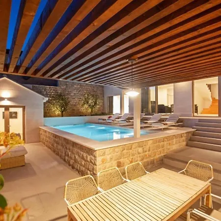 Impro With View Pool Villa *