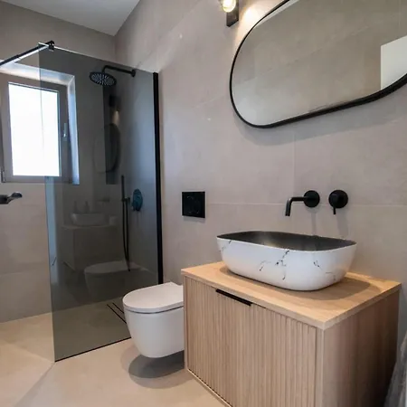 Villa Impro With View Pool